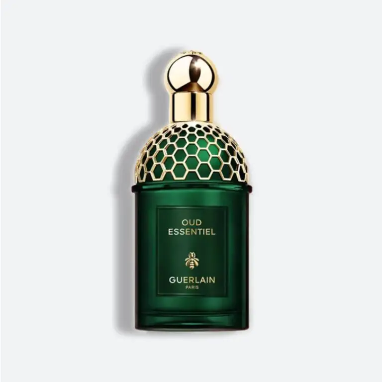 زجاجة عطر عود إسانشيال من جيرلان بلون أخضر داكن وغطاء ذهبي